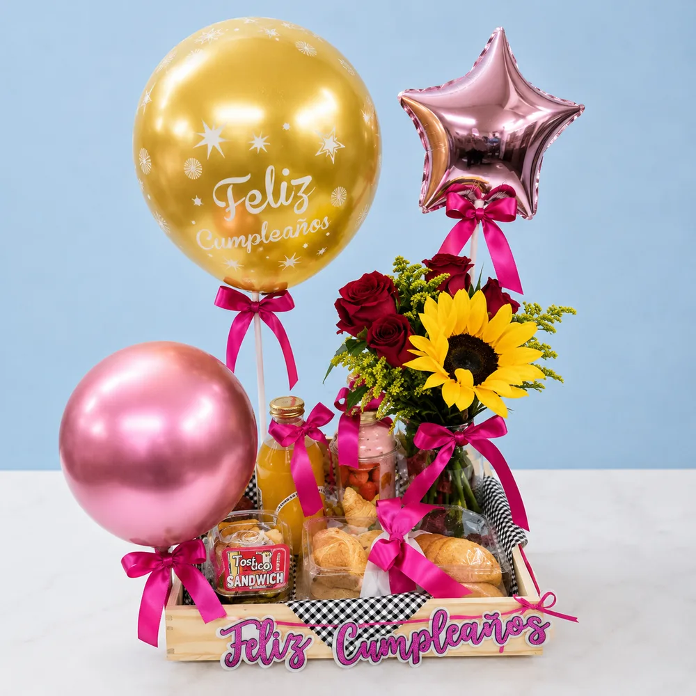 Desayuno personalizado con rosas en base de vidrio